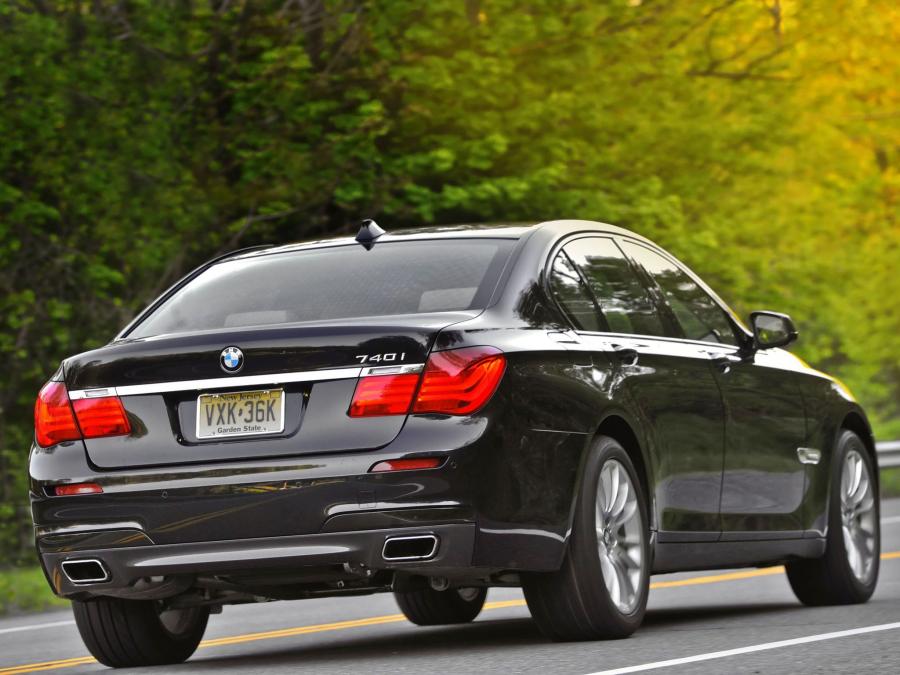  BMW 740i 2010 года  (US) (фото 5 из 5)